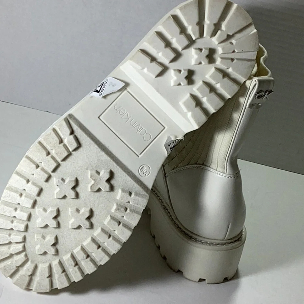 CALVIN KLEIN   Samica Womens Faux Leather. Note: Floor sample No Box